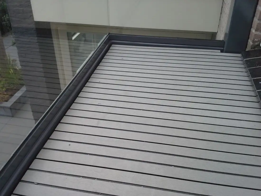 Modern balkon met glas Modern balkon met glas