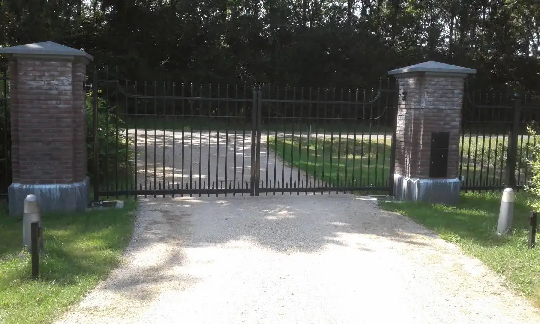 Klassieke dubbele toegangspoort