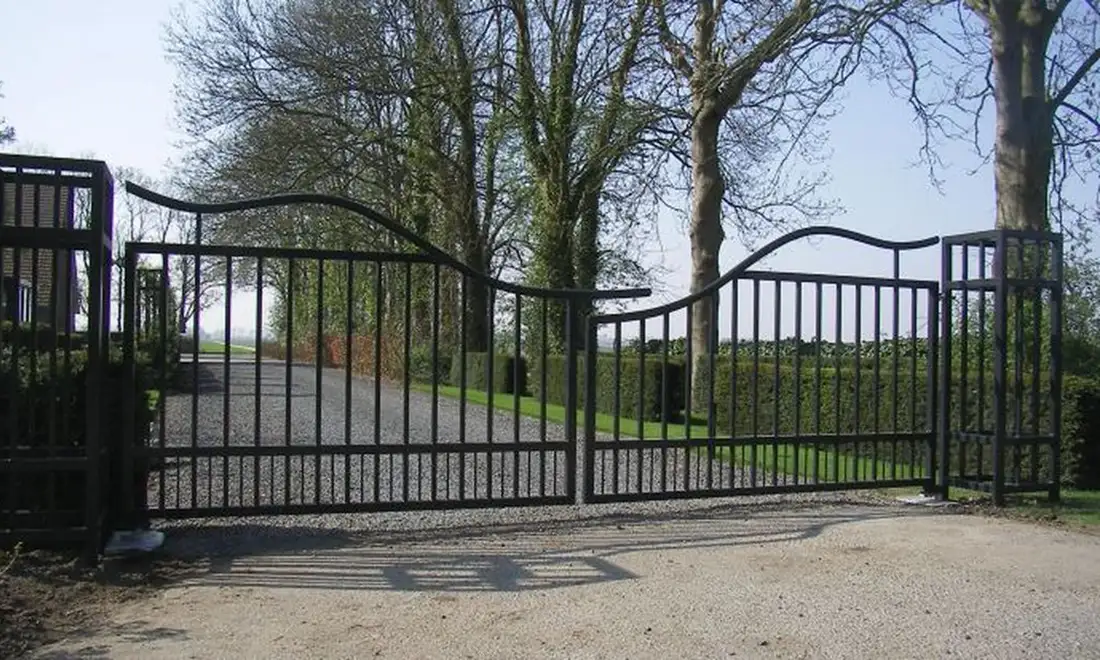 Een dijk van een poort