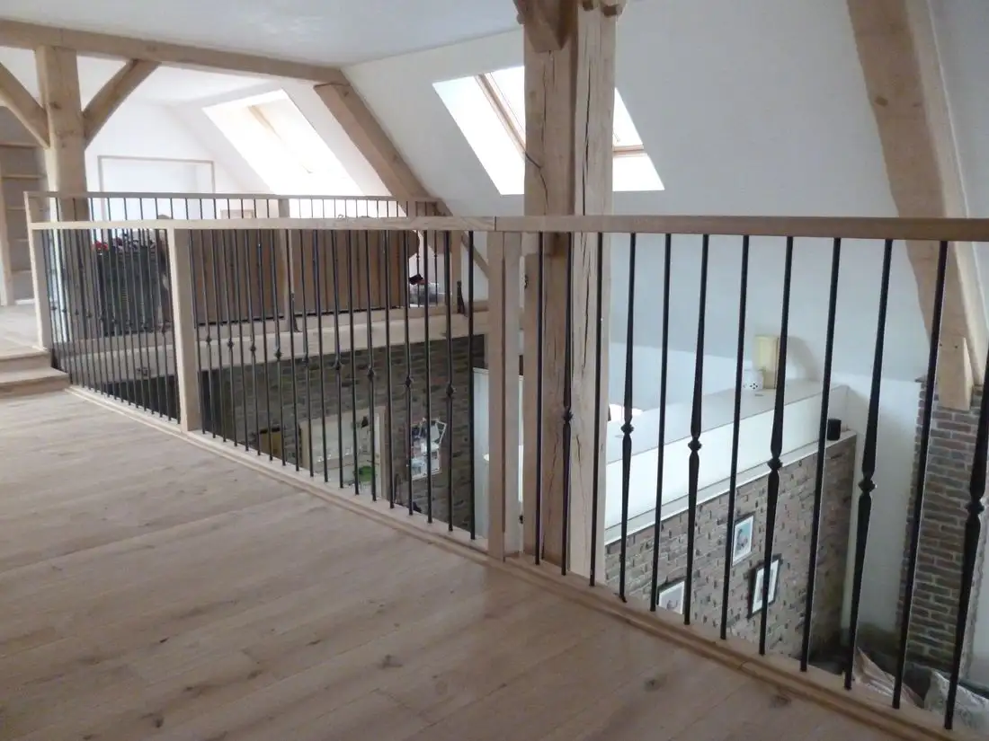 Stijlvolle vide of balustrade binnenshuis
